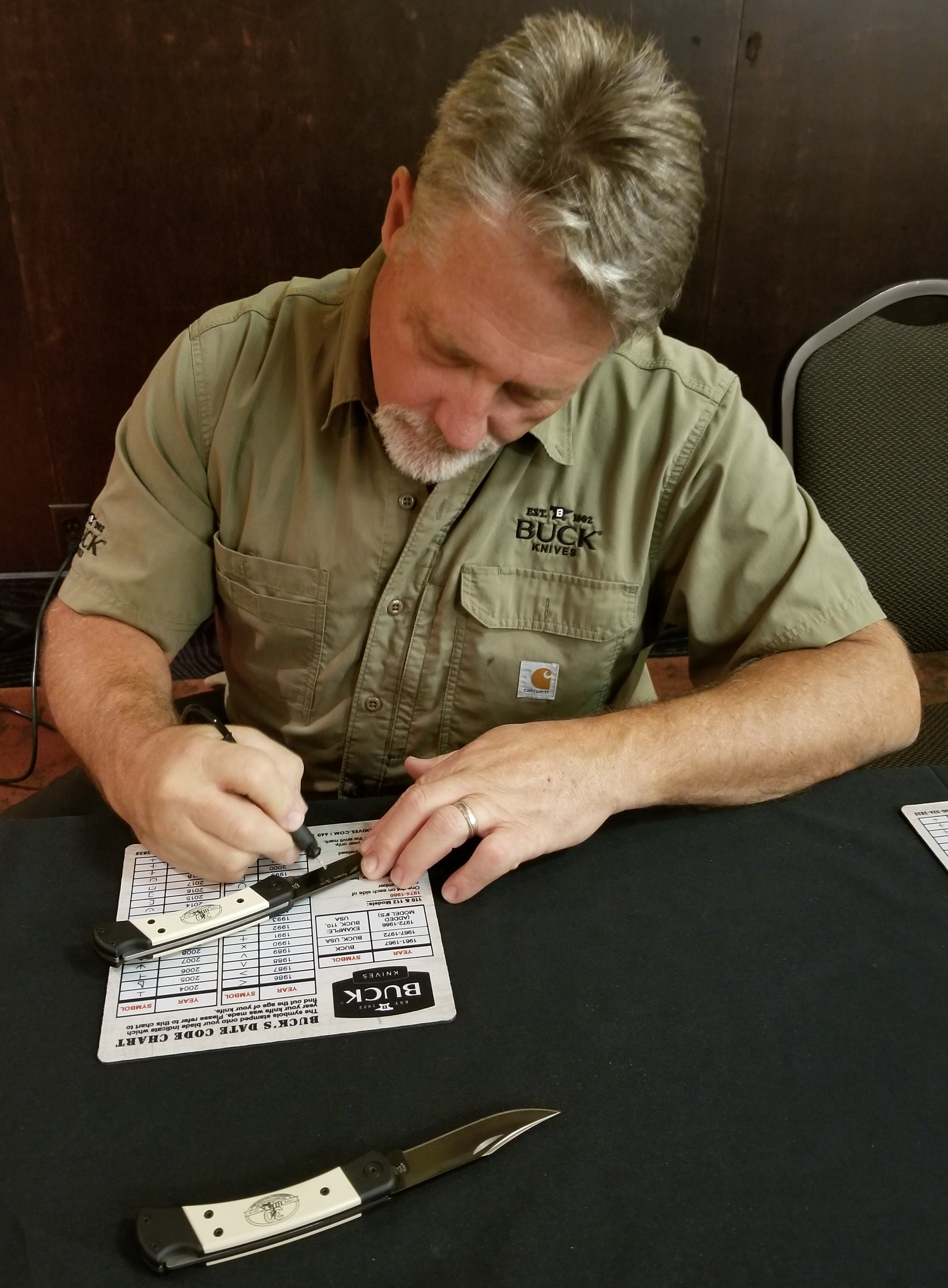 CJ Buck Signs 30th Anniversary BCCI Knives