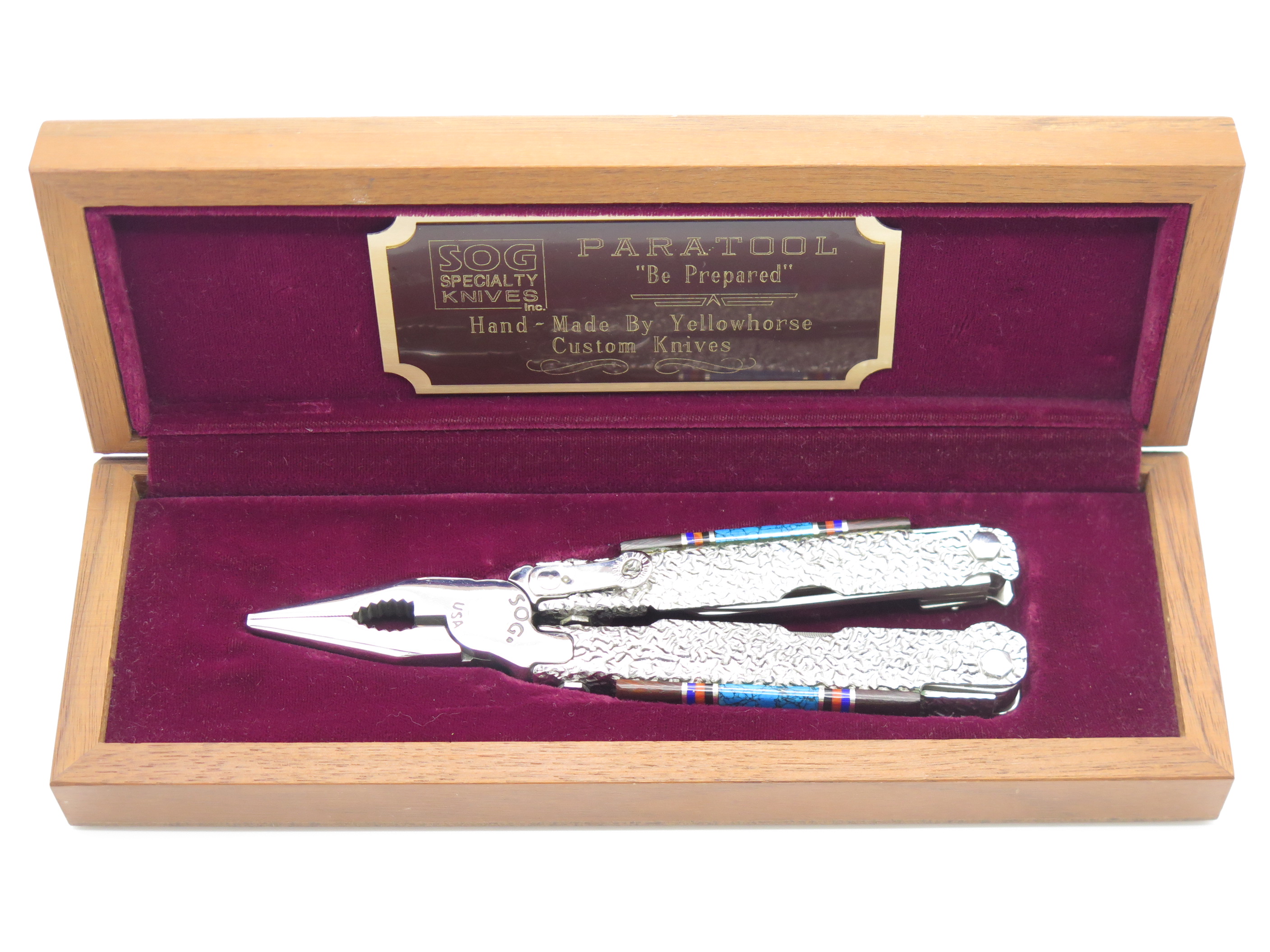 SOG Paratool Custom David Yellowhorse in Box