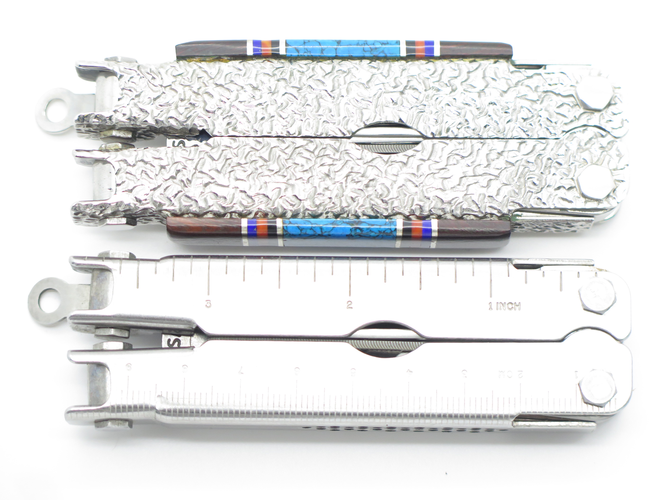 Closed view of SOG Paratool and Yellowhorse